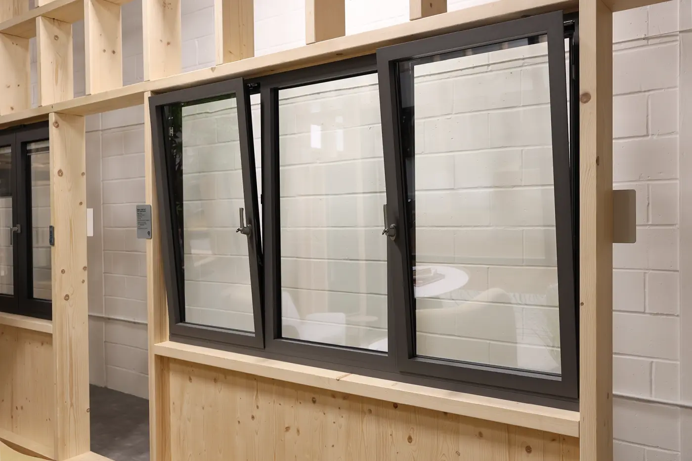 5 Stars View Tilt & Turn Window