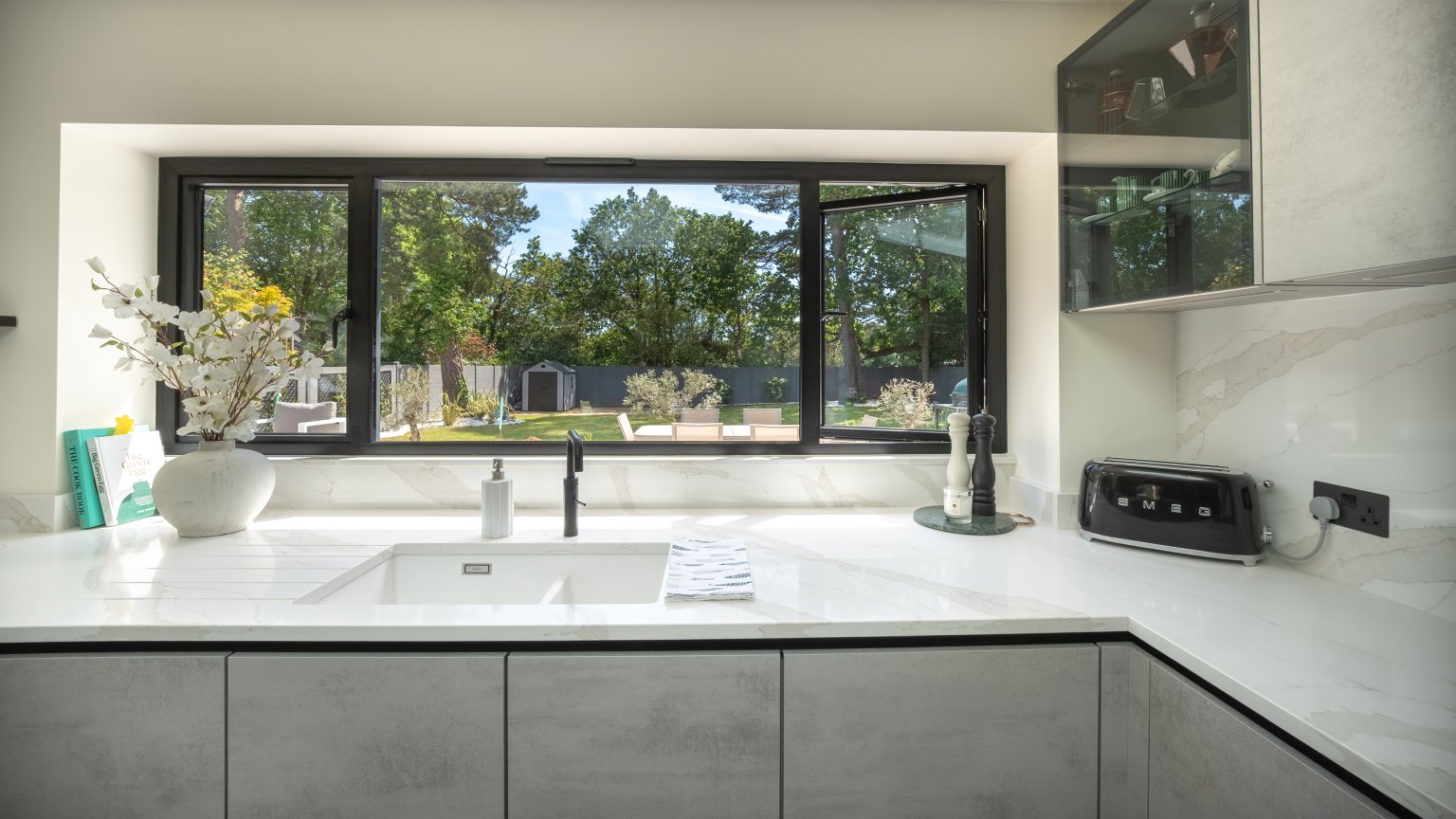 QFORT Kitchen Window